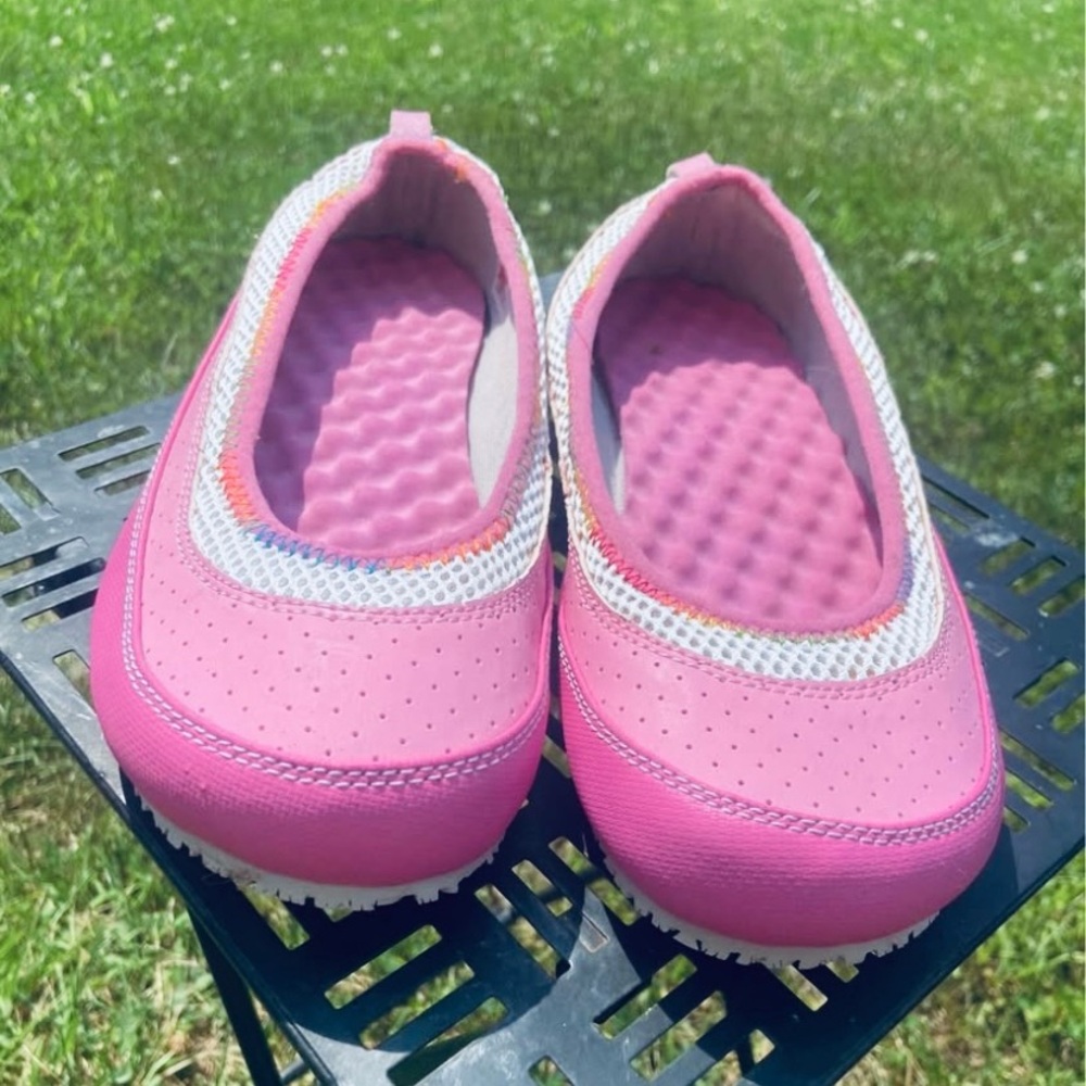 Brand new Northface, size 5 (38, EU) pink slip on shoes
